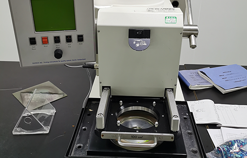 Máquina de laboratório