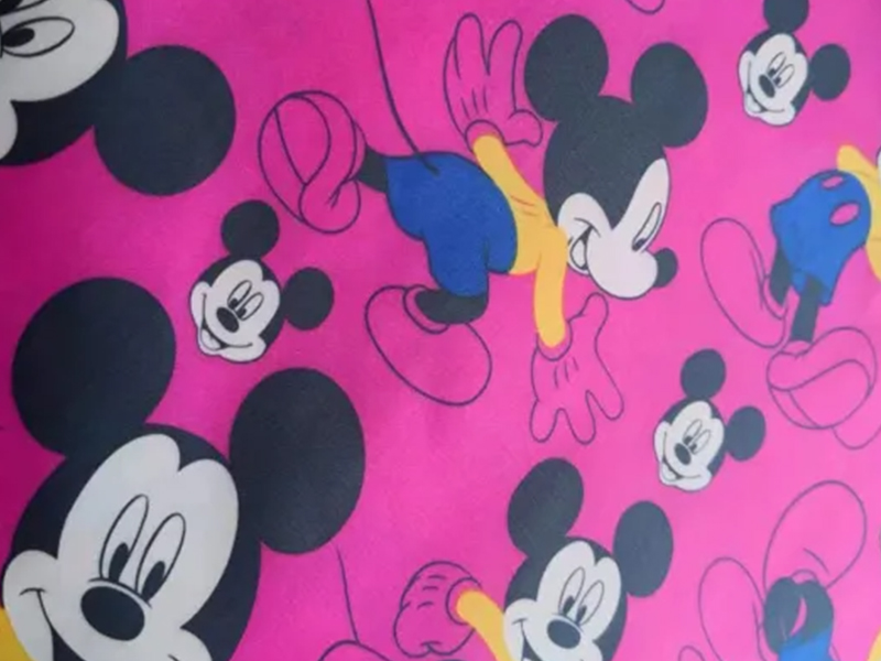 Tecido de tafetá estampado 100% poliéster com revestimento em pvc para capa de chuva/bolsas.